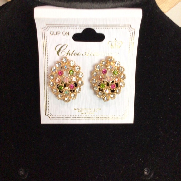 Crystal Rhinestone Bling Sparkle Special Occasion Oval Clip-On Earrings - Picture 6 of 6